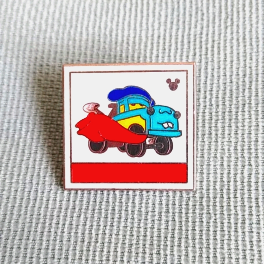 DISNEY HIDDEN MICKEY LUIGI PIN